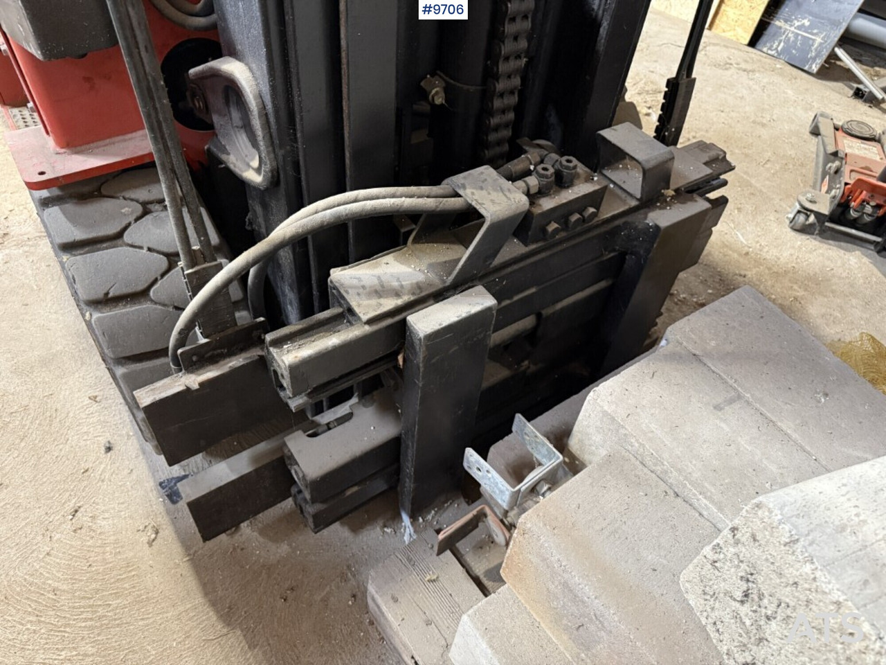 Forklift Clark CEM 25 — crédit-bail Forklift Clark CEM 25: photos 6