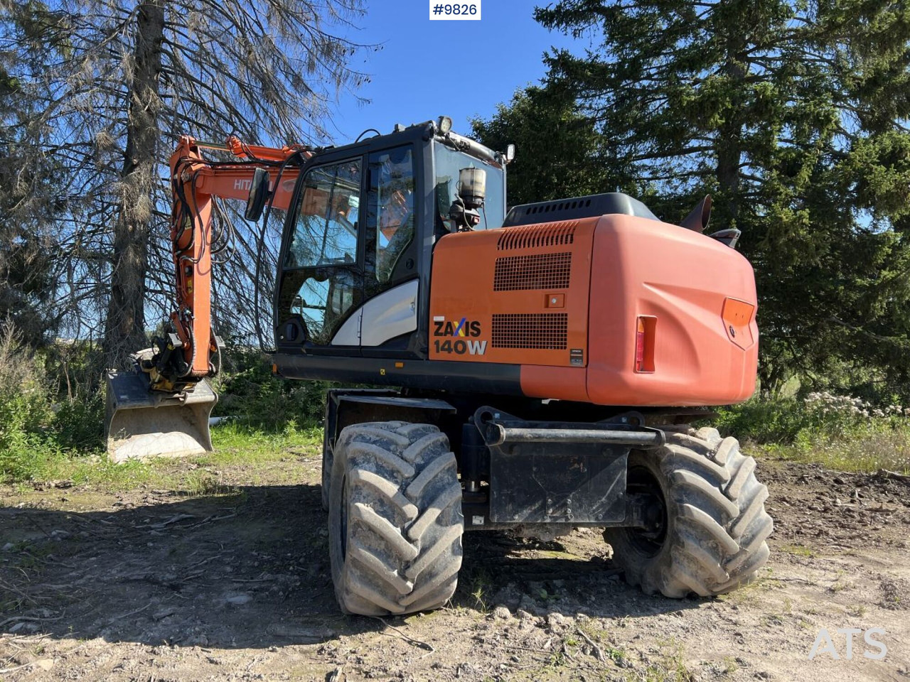 Hitachi ZX140 W-5B with rotor and planer bucket - Pelle sur pneus: photos 2 Hitachi ZX140 W-5B with rotor and planer bucket - Pelle sur pneus: photos 2