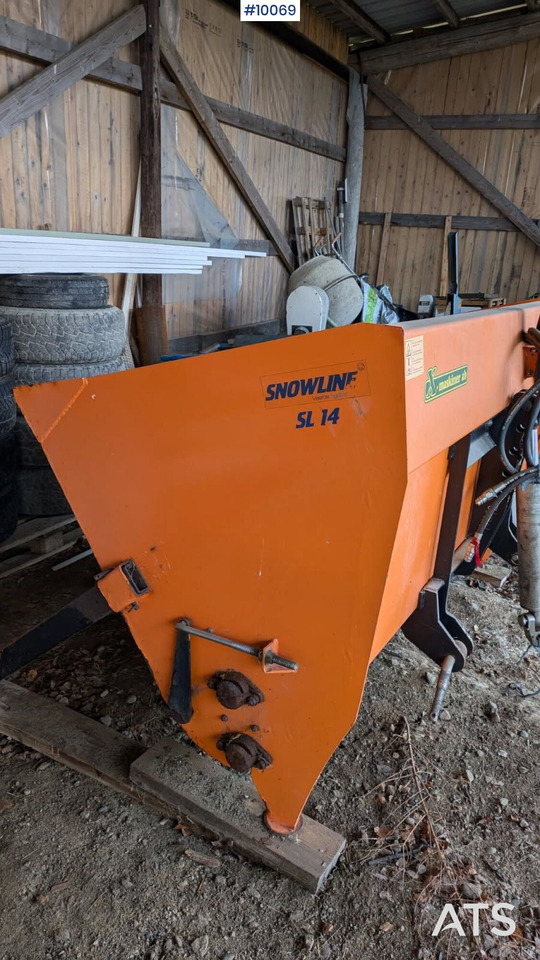 Hydromann SL 14 sand spreader for agricultural tractors - Epandeur de sable: photos 2 Hydromann SL 14 sand spreader for agricultural tractors - Epandeur de sable: photos 2