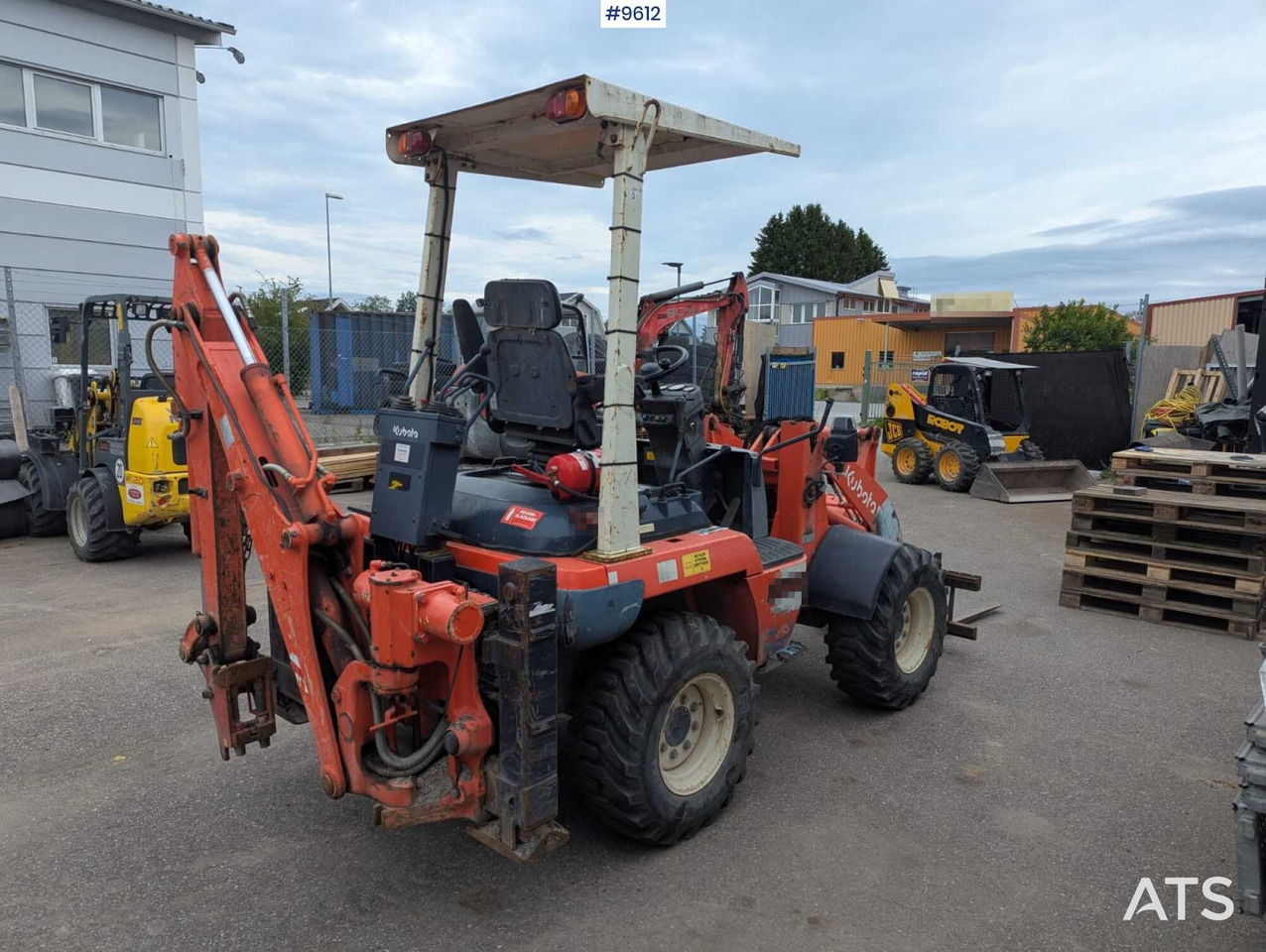 Kubota backhoe loader - Tractopelle: photos 4 Kubota backhoe loader - Tractopelle: photos 4