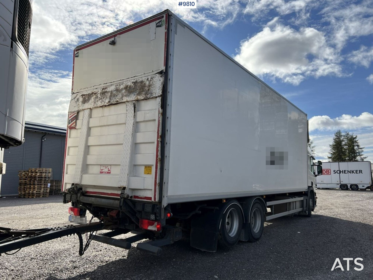 Scania P400 Box truck with tail lift - Camion fourgon: photos 3 Scania P400 Box truck with tail lift - Camion fourgon: photos 3