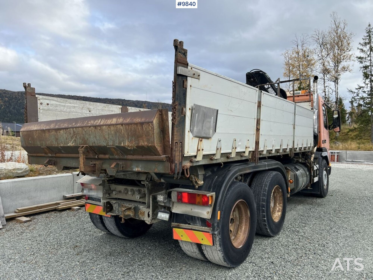 Volvo FM7 crane truck/tipper truck with Hiab 112 (video) - Camion benne: photos 5 Volvo FM7 crane truck/tipper truck with Hiab 112 (video) - Camion benne: photos 5