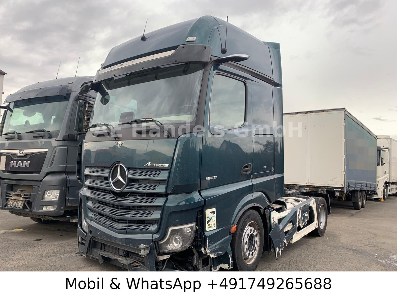 Mercedes-Benz Actros V 1843 L LL LowDeck *Retarder/ACC/2xTank - Tracteur routier: photos 1 Mercedes-Benz Actros V 1843 L LL LowDeck *Retarder/ACC/2xTank - Tracteur routier: photos 1
