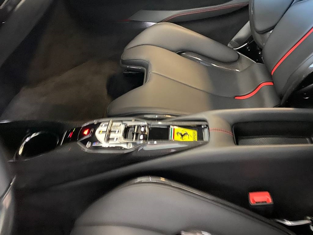 Voiture Ferrari 296 GTB Origine Françaises TVA Récupérable neuve: photos 13 Voiture Ferrari 296 GTB Origine Françaises TVA Récupérable neuve: photos 13