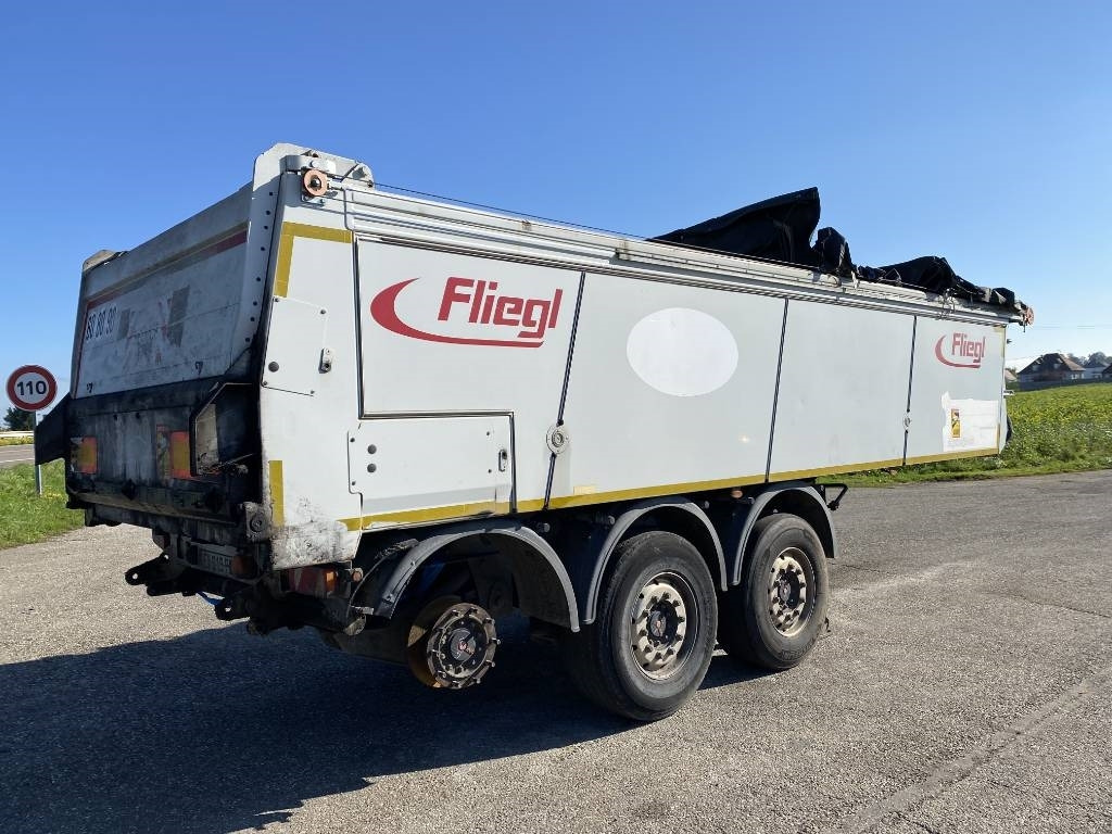 Fliegl THERMO ASS372/Asphalt-Profi endommagée - Semi-remorque à fond mouvant: photos 4 Fliegl THERMO ASS372/Asphalt-Profi endommagée - Semi-remorque à fond mouvant: photos 4