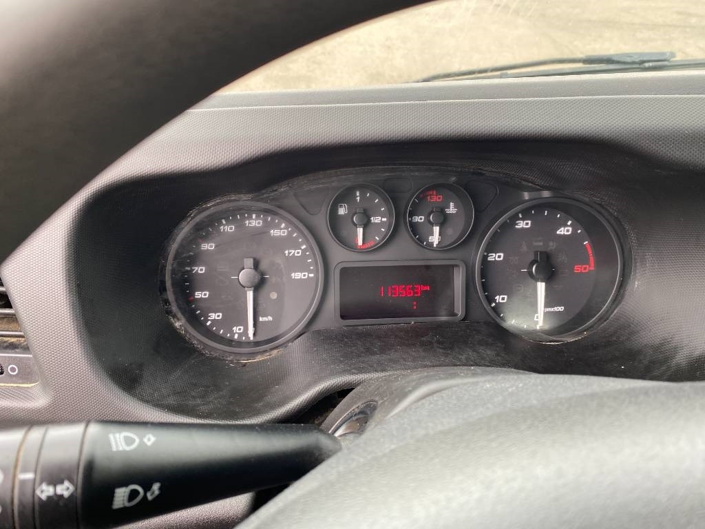 Utilitaire benne, Utilitaire double cabine Iveco DAILY 35-140 C14 2.3D/140 / JPM VULCAIN endommagé: photos 9 Utilitaire benne, Utilitaire double cabine Iveco DAILY 35-140 C14 2.3D/140 / JPM VULCAIN endommagé: photos 9