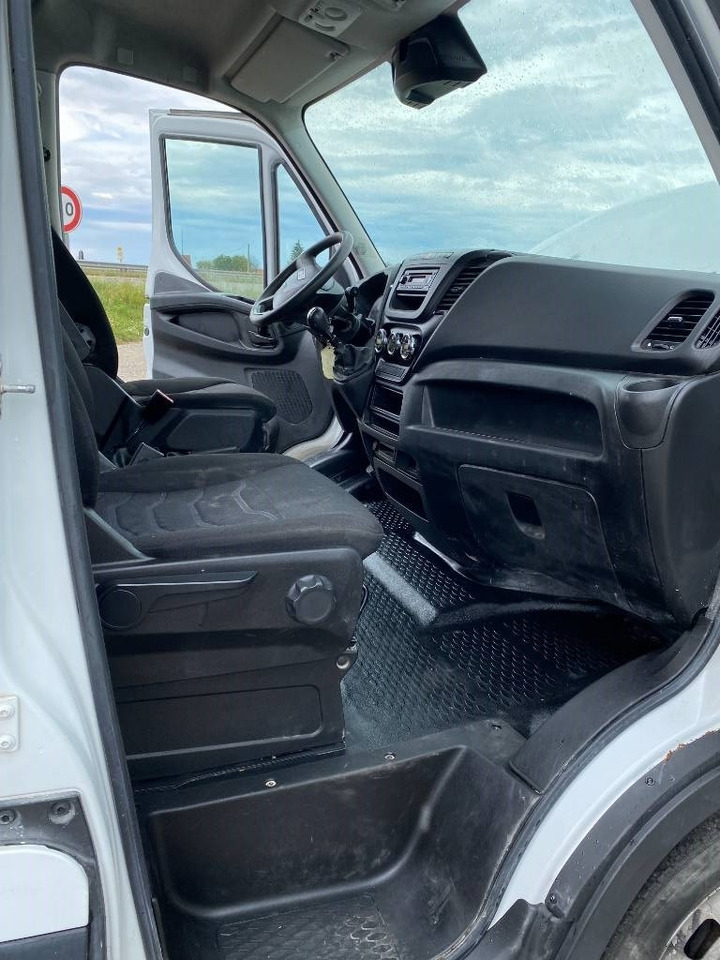 Utilitaire benne, Utilitaire double cabine Iveco DAILY 35-140 C14 2.3D/140 / JPM VULCAIN endommagé: photos 49 Utilitaire benne, Utilitaire double cabine Iveco DAILY 35-140 C14 2.3D/140 / JPM VULCAIN endommagé: photos 49