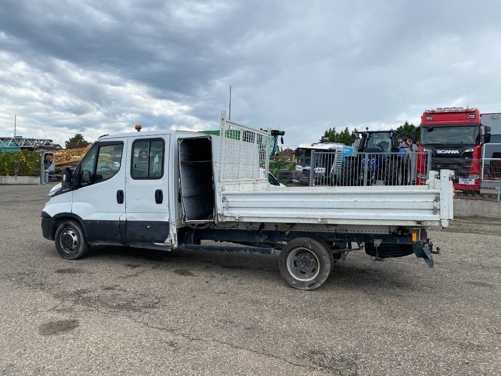 Utilitaire benne, Utilitaire double cabine Iveco DAILY 35-140 C14 2.3D/140 / JPM VULCAIN endommagé: photos 8 Utilitaire benne, Utilitaire double cabine Iveco DAILY 35-140 C14 2.3D/140 / JPM VULCAIN endommagé: photos 8