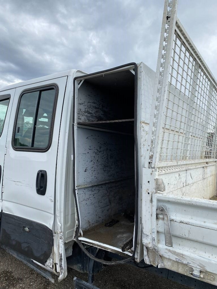 Utilitaire benne, Utilitaire double cabine Iveco DAILY 35-140 C14 2.3D/140 / JPM VULCAIN endommagé: photos 29 Utilitaire benne, Utilitaire double cabine Iveco DAILY 35-140 C14 2.3D/140 / JPM VULCAIN endommagé: photos 29