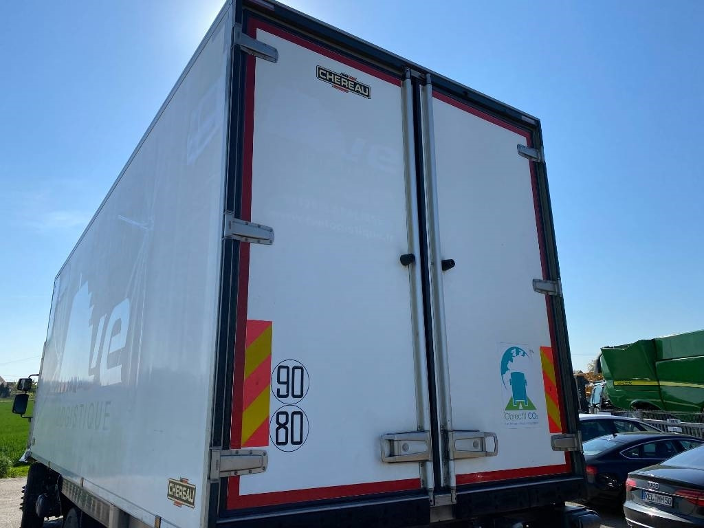 Camion frigorifique Renault D-430 WIDE CHEREAU INOGAM/LEVIAND 120 endommagé: photos 38