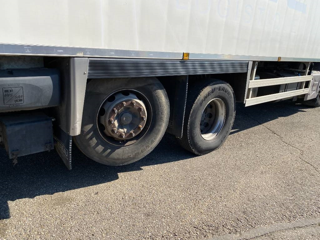 Camion frigorifique Renault D-430 WIDE CHEREAU INOGAM/LEVIAND 120 endommagé: photos 45