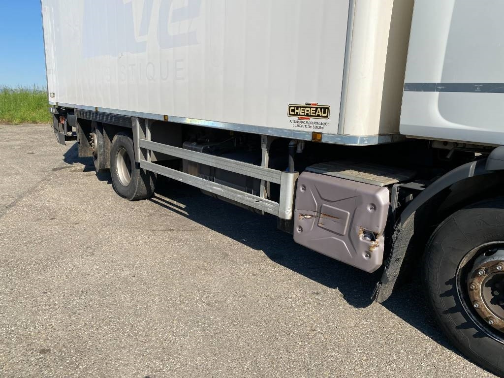 Camion frigorifique Renault D-430 WIDE CHEREAU INOGAM/LEVIAND 120 endommagé: photos 50