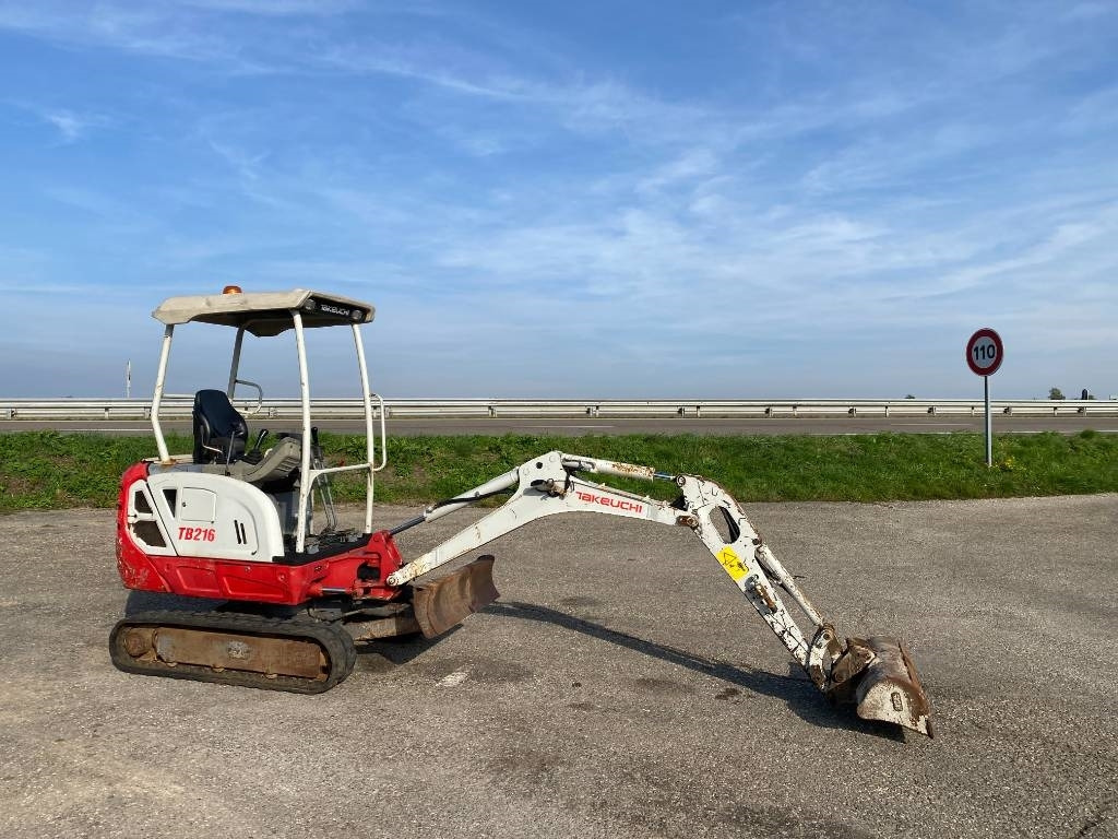 Takeuchi TB 216 /1er Main endommagée - Mini pelle: photos 3 Takeuchi TB 216 /1er Main endommagée - Mini pelle: photos 3