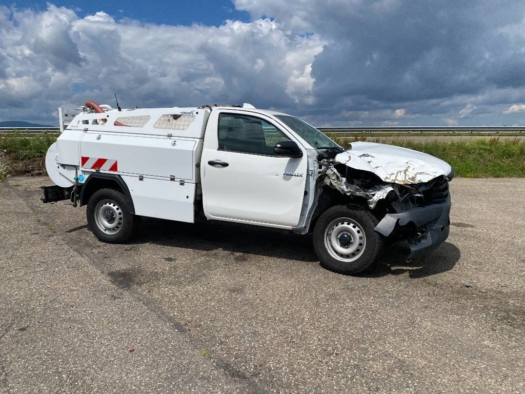 Toyota HILUX 2.4 D4D /MINIMAX COMBINE LONGWAY endommagé - Camion vidangeur: photos 3 Toyota HILUX 2.4 D4D /MINIMAX COMBINE LONGWAY endommagé - Camion vidangeur: photos 3