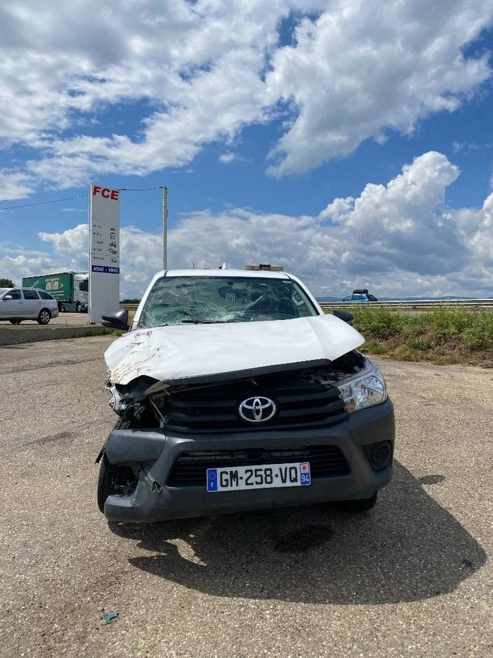 Toyota HILUX 2.4 D4D /MINIMAX COMBINE LONGWAY endommagé - Camion vidangeur: photos 2 Toyota HILUX 2.4 D4D /MINIMAX COMBINE LONGWAY endommagé - Camion vidangeur: photos 2