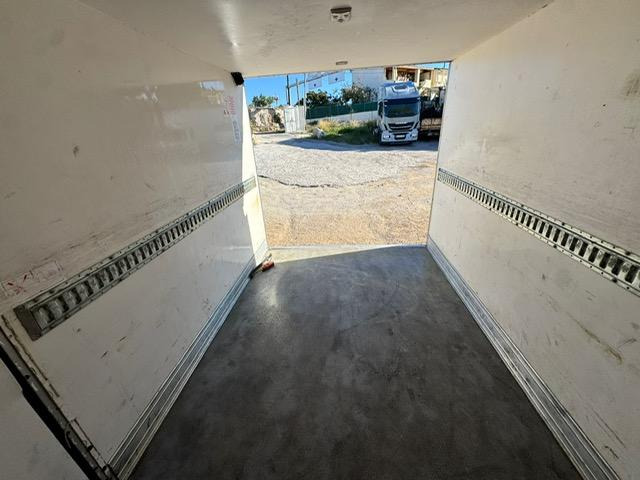 Iveco 35C16 CAISSE FRIGO LAMBERET ET CARRIER ET HAYON - Utilitaire frigorifique: photos 4 Iveco 35C16 CAISSE FRIGO LAMBERET ET CARRIER ET HAYON - Utilitaire frigorifique: photos 4