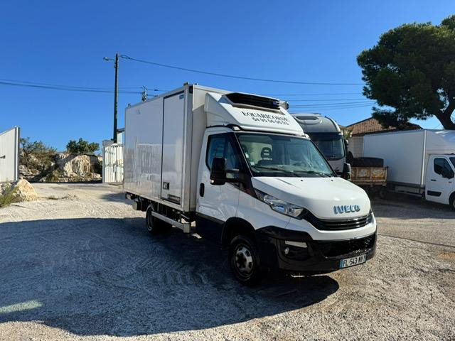 Iveco 35C16 CAISSE FRIGO LAMBERET ET CARRIER ET HAYON - Utilitaire frigorifique: photos 3 Iveco 35C16 CAISSE FRIGO LAMBERET ET CARRIER ET HAYON - Utilitaire frigorifique: photos 3