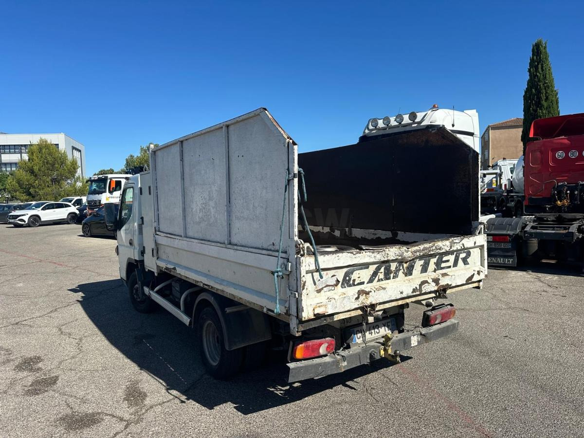 Mitsubishi Canter 35C13 - Utilitaire benne: photos 4 Mitsubishi Canter 35C13 - Utilitaire benne: photos 4