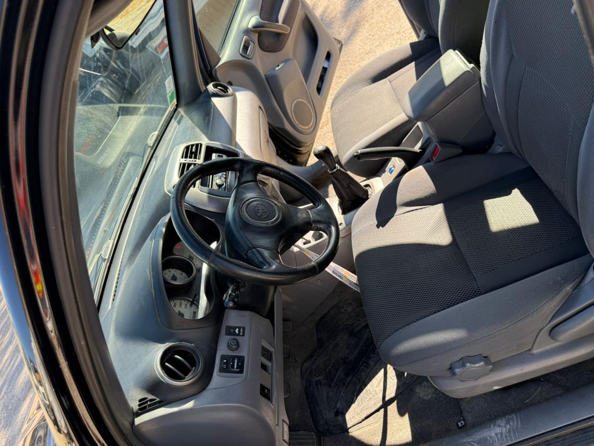 Toyota Rav 4 - Voiture à hayon: photos 4 Toyota Rav 4 - Voiture à hayon: photos 4