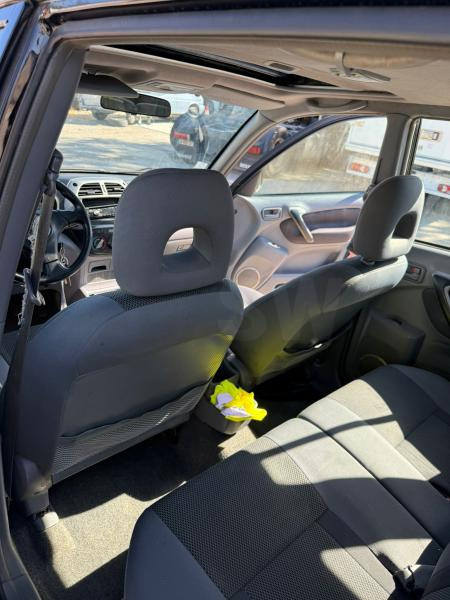 Toyota Rav 4 - Voiture à hayon: photos 5 Toyota Rav 4 - Voiture à hayon: photos 5