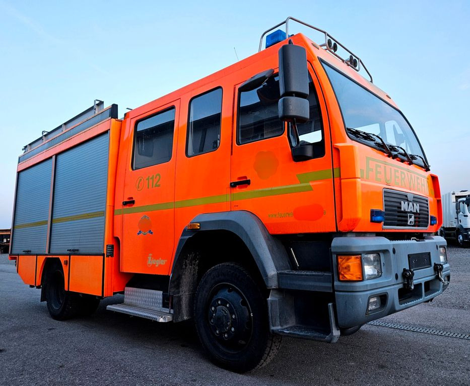 MAN 14.224 L80 4x4 Feuerwehr LF16 Ziegler MAN 14.224 L80 4x4 Feuerwehr LF16 Ziegler - Camion de pompier: photos 4 MAN 14.224 L80 4x4 Feuerwehr LF16 Ziegler MAN 14.224 L80 4x4 Feuerwehr LF16 Ziegler - Camion de pompier: photos 4