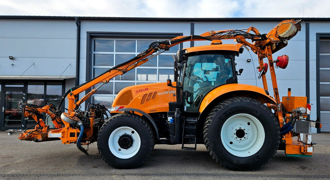 Steyr CVT 6130 Mulag MKM700 Mähkombination Kommunal - Tracteur communal: photos 2 Steyr CVT 6130 Mulag MKM700 Mähkombination Kommunal - Tracteur communal: photos 2