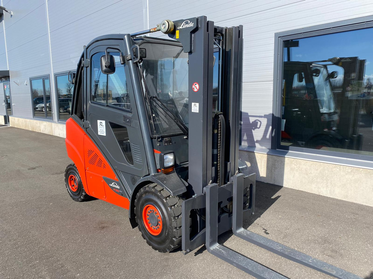 Linde H30T-02 EVO - Chariot élévateur à gaz: photos 4 Linde H30T-02 EVO - Chariot élévateur à gaz: photos 4