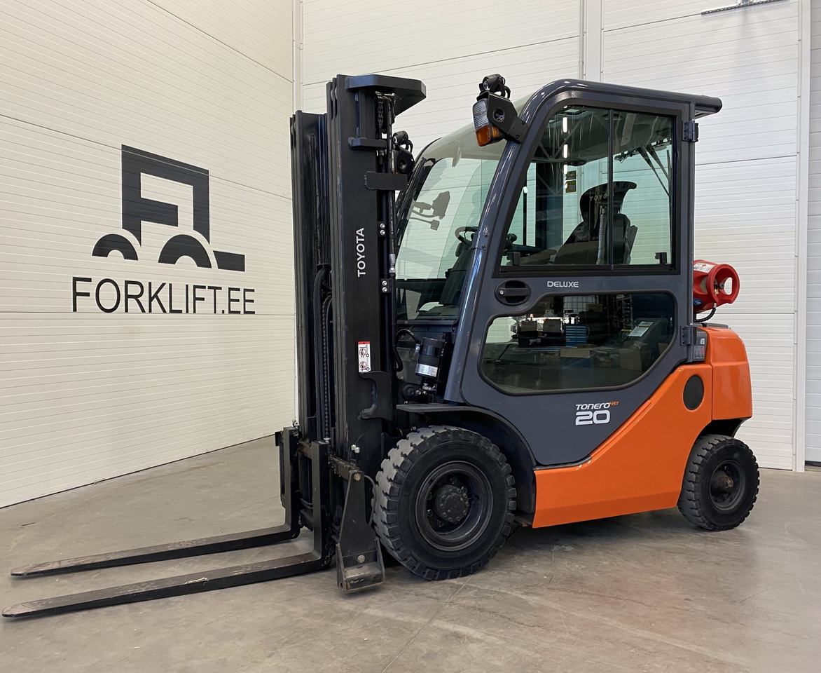 Toyota 06-8FG20F - Chariot élévateur à gaz: photos 1 Toyota 06-8FG20F - Chariot élévateur à gaz: photos 1