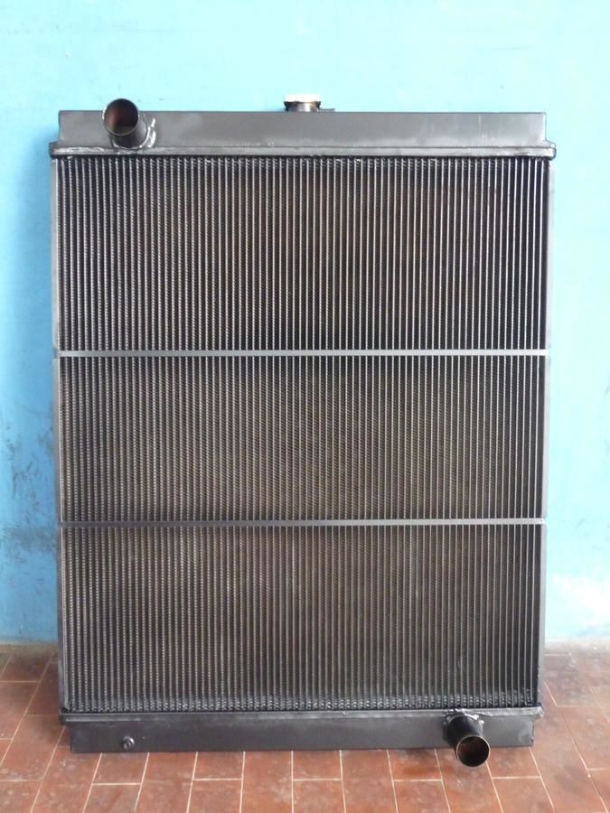 RADIATORE  NEW HOLLAND E265-305 72217775 - Radiateur: photos 1 RADIATORE  NEW HOLLAND E265-305 72217775 - Radiateur: photos 1
