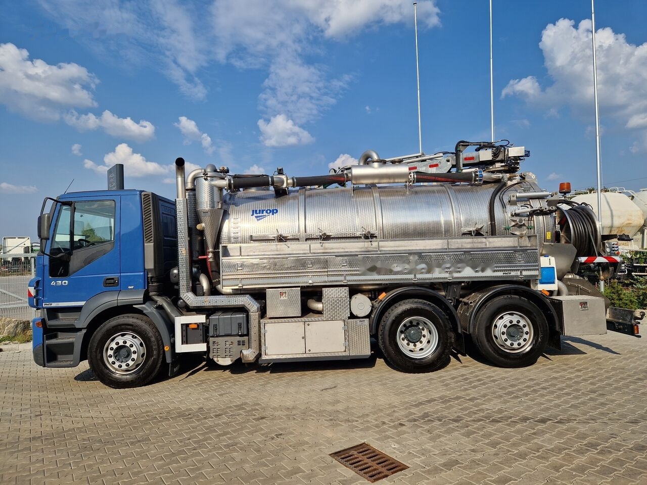 IVECO - Camion vidangeur: photos 3 IVECO - Camion vidangeur: photos 3