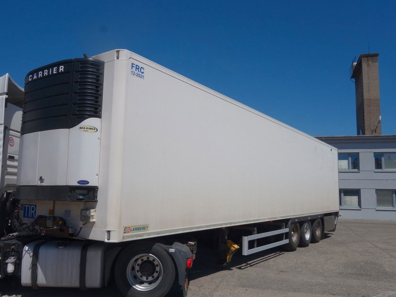 LAMBERET LVF S3 mit Carrier 1300, 2.400 BtS. - Semi-remorque frigorifique: photos 1 LAMBERET LVF S3 mit Carrier 1300, 2.400 BtS. - Semi-remorque frigorifique: photos 1