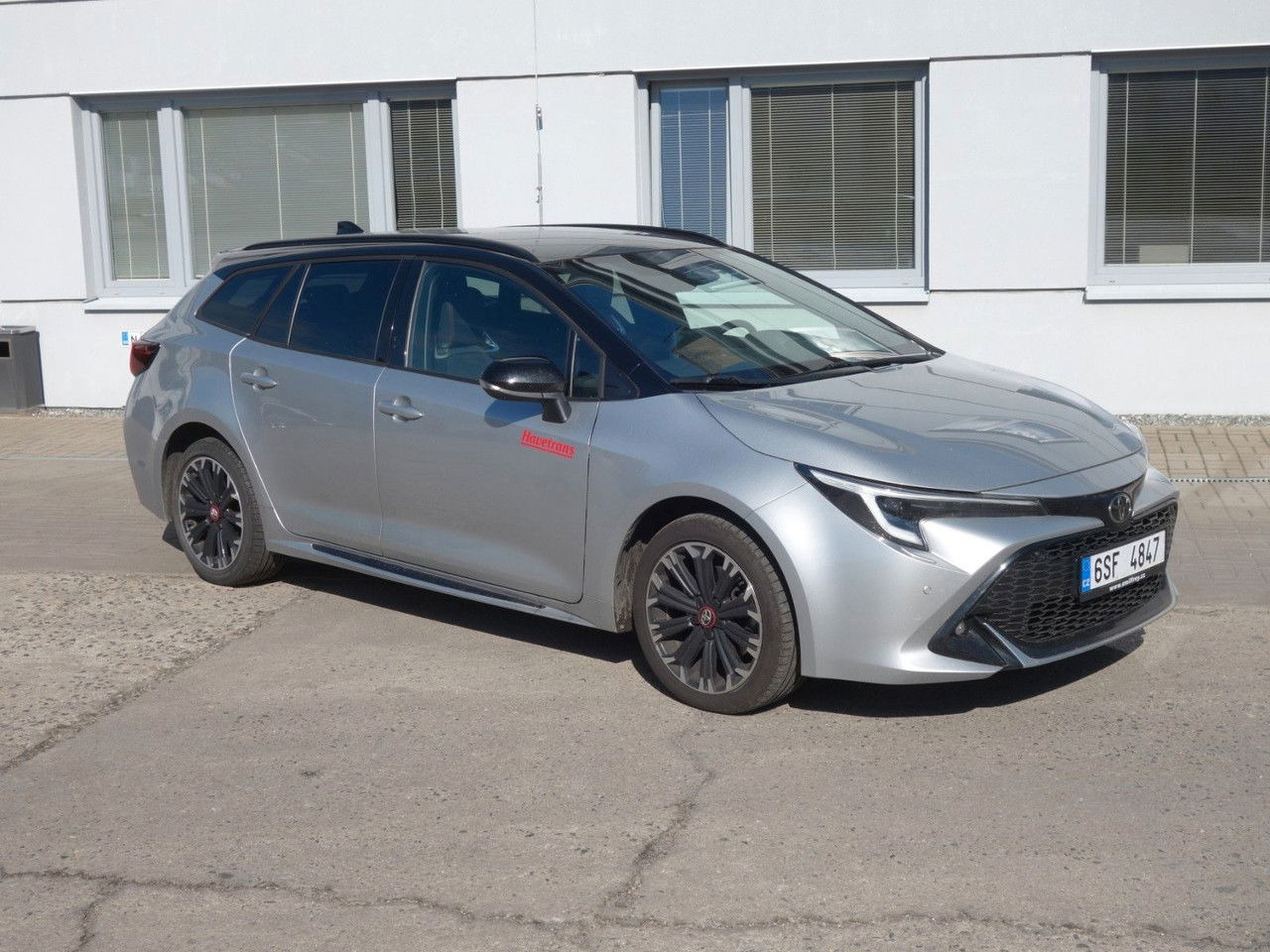 Toyota Corolla Touring 2,0 Hybrid GR Sport - Voiture break: photos 3 Toyota Corolla Touring 2,0 Hybrid GR Sport - Voiture break: photos 3