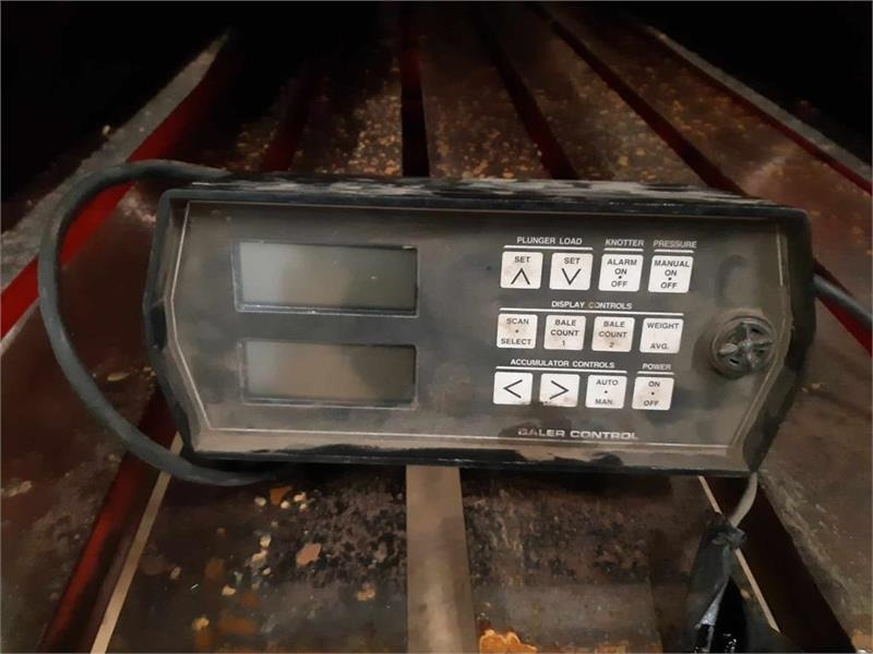 Massey Ferguson 190 - Presse à balles cubiques: photos 5 Massey Ferguson 190 - Presse à balles cubiques: photos 5