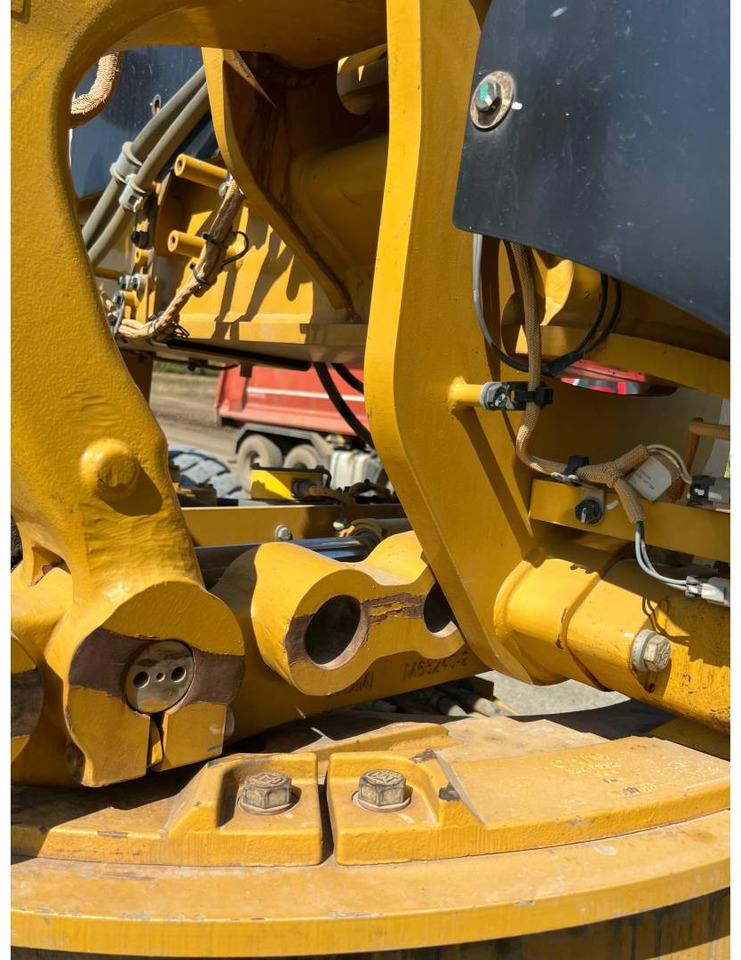 CAT 120M2 - Niveleuse: photos 3 CAT 120M2 - Niveleuse: photos 3