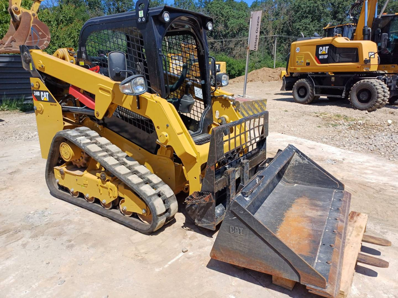 CAT 249D - Chargeuse compacte sur chenilles: photos 2 CAT 249D - Chargeuse compacte sur chenilles: photos 2