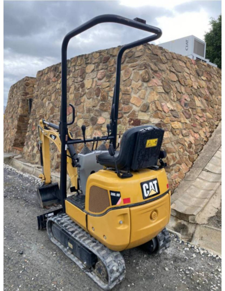 CAT 300.9D - Pelle sur chenille: photos 1 CAT 300.9D - Pelle sur chenille: photos 1