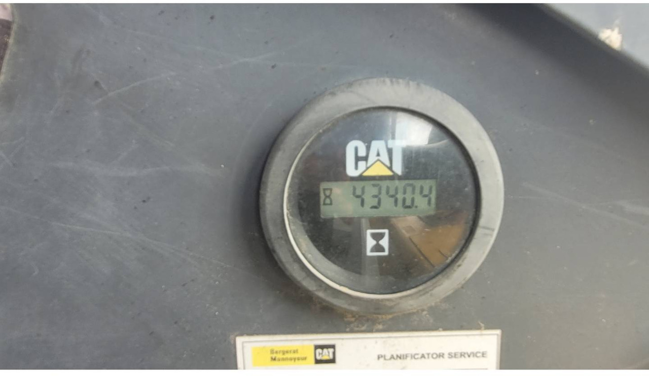 CAT AP-655D - Finisseur: photos 5 CAT AP-655D - Finisseur: photos 5