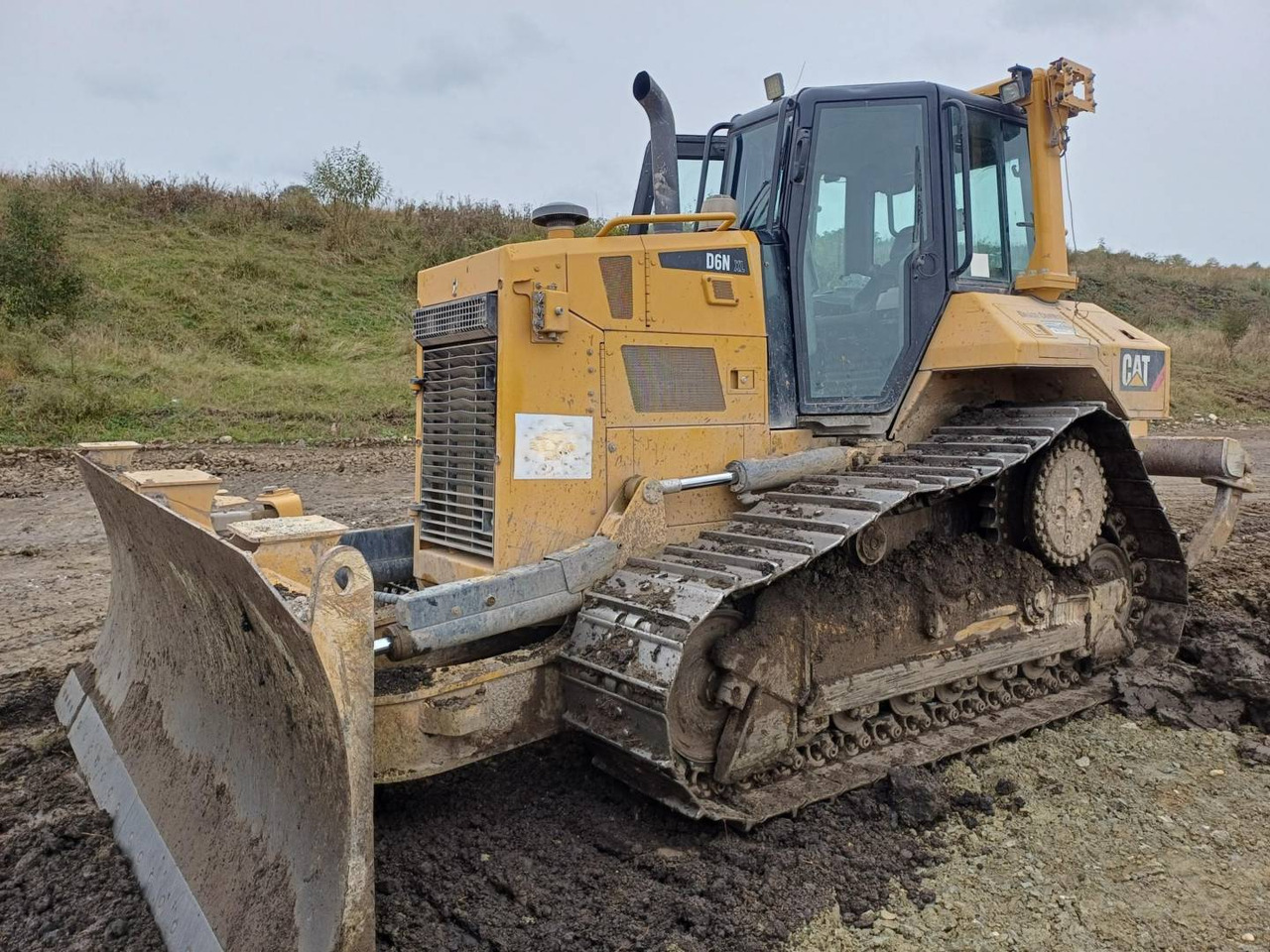 CAT D6NXL - Bulldozer: photos 1 CAT D6NXL - Bulldozer: photos 1