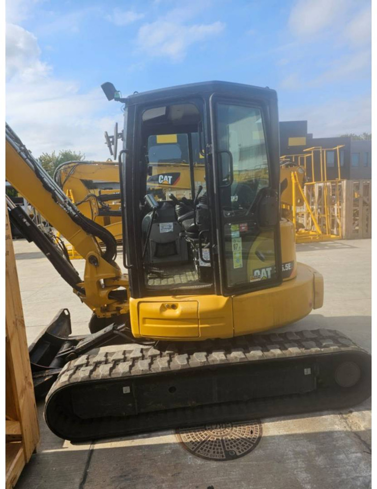 CAT 305.5E2CR - Pelle sur chenille: photos 3 CAT 305.5E2CR - Pelle sur chenille: photos 3