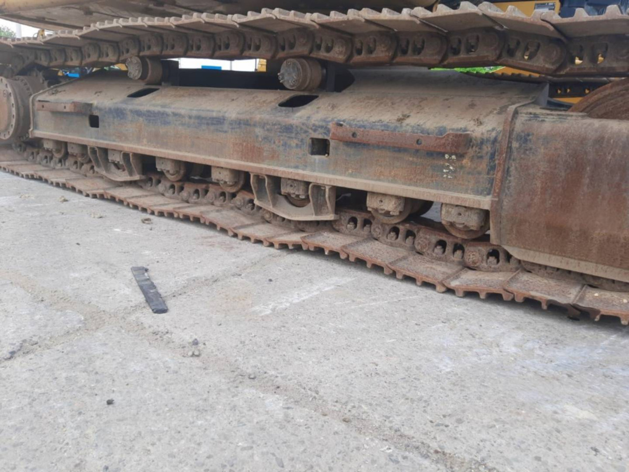 Pelle sur chenille CAT 323FL: photos 30