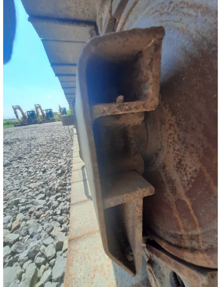 Pelle sur chenille CAT 323FL: photos 21