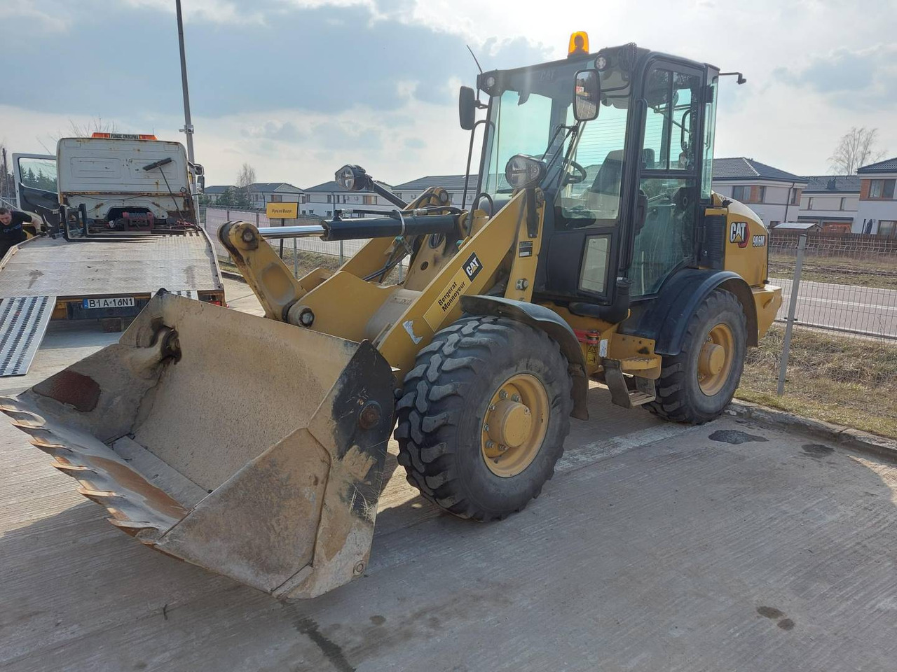 CAT 906M - Chargeuse sur pneus: photos 1 CAT 906M - Chargeuse sur pneus: photos 1