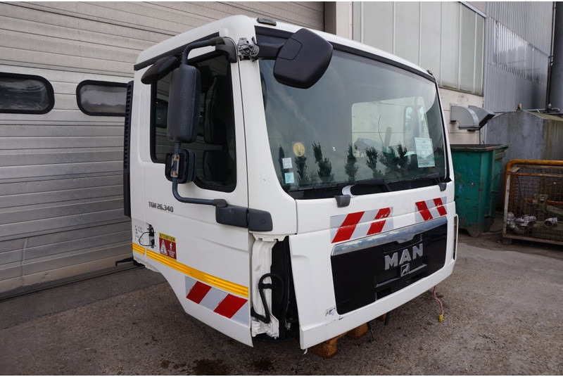 MAN F99L10 TGM 6 CYL 81.60000-7786 - Cabine et intérieur pour Camion: photos 2 MAN F99L10 TGM 6 CYL 81.60000-7786 - Cabine et intérieur pour Camion: photos 2