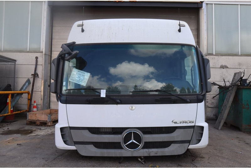 Mercedes-Benz ACTROS F04 MP3 - Cabine et intérieur pour Camion: photos 1 Mercedes-Benz ACTROS F04 MP3 - Cabine et intérieur pour Camion: photos 1