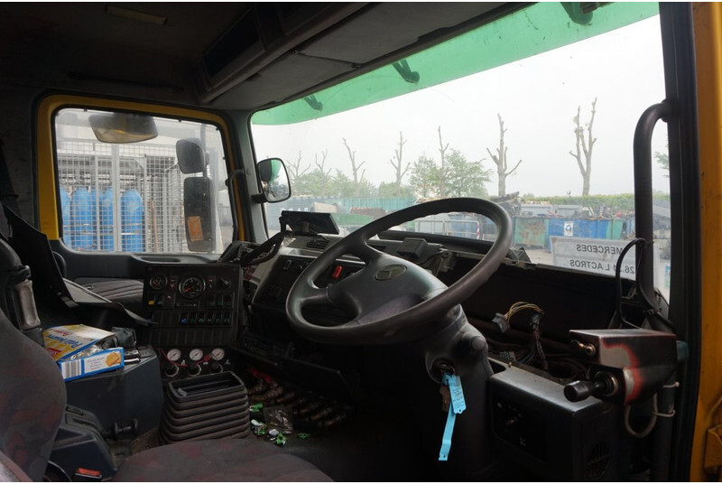 Mercedes-Benz ACTROS F07 MP1 RECHTS STUUR 748214V678262 - Cabine et intérieur pour Camion: photos 5 Mercedes-Benz ACTROS F07 MP1 RECHTS STUUR 748214V678262 - Cabine et intérieur pour Camion: photos 5