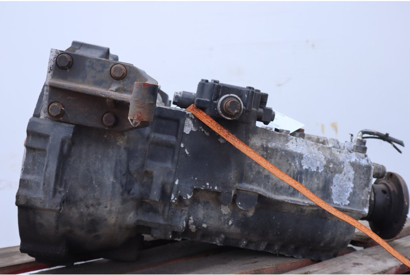 ZF S6-36 - Boîte de vitesse pour Camion: photos 1 ZF S6-36 - Boîte de vitesse pour Camion: photos 1