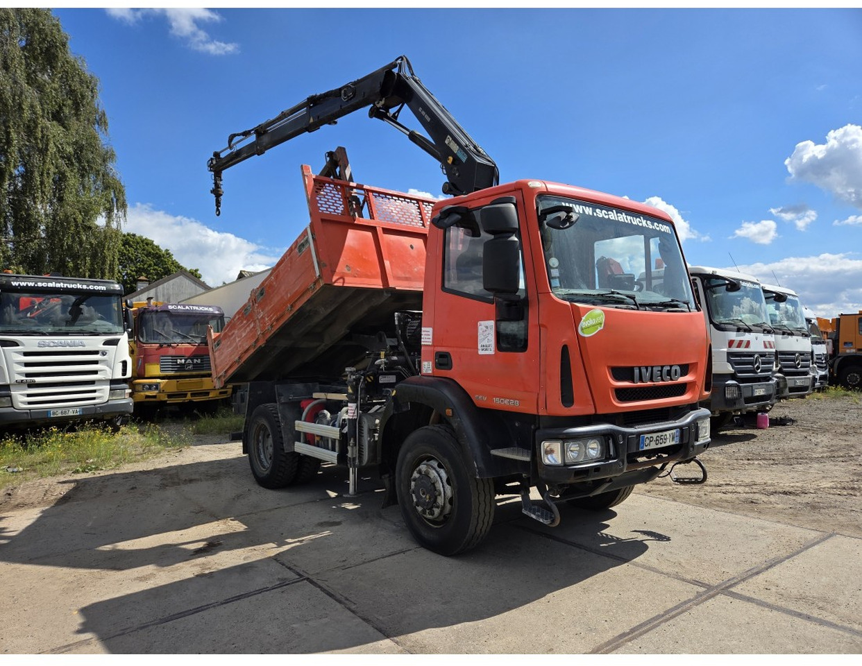 IVECO EUROCARGO 150E28 4X4 TIPPER CRANE HIAB 099 ES-2 - Camion benne, Camion grue: photos 2 IVECO EUROCARGO 150E28 4X4 TIPPER CRANE HIAB 099 ES-2 - Camion benne, Camion grue: photos 2