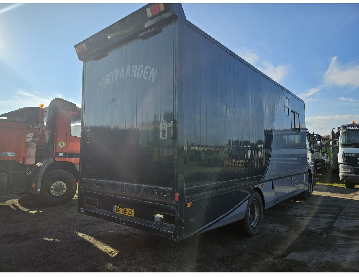 Mercedes Atego 1217 L 4x2 Horse transport Dutch Truck - Camion chevaux: photos 2 Mercedes Atego 1217 L 4x2 Horse transport Dutch Truck - Camion chevaux: photos 2