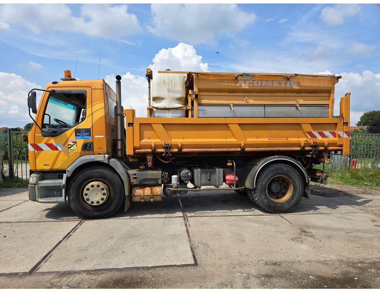 Renault Premium 300 4x2 Tipper Gritter Manual Gearbox Mechanical pump Pomp - Camion benne: photos 3 Renault Premium 300 4x2 Tipper Gritter Manual Gearbox Mechanical pump Pomp - Camion benne: photos 3