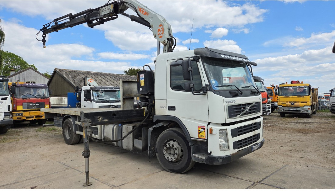 VOLVO FM 330 FLATBED 4X2 PM 17 LC 17 TON - Camion plateau, Camion grue: photos 4 VOLVO FM 330 FLATBED 4X2 PM 17 LC 17 TON - Camion plateau, Camion grue: photos 4